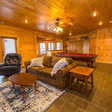 Christmas Lodge-Secluded Near Downtown Блу Ридж Екстериор снимка
