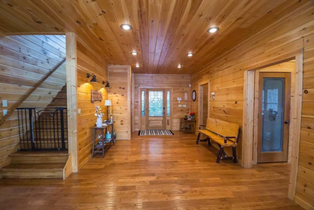 Christmas Lodge-Secluded Near Downtown Блу Ридж Екстериор снимка