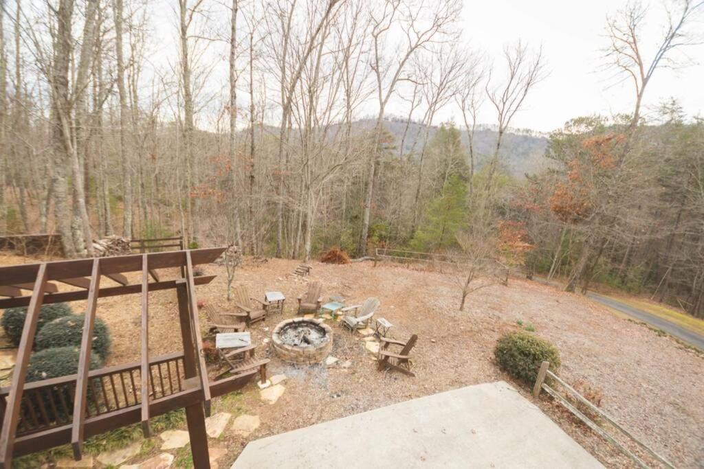Christmas Lodge-Secluded Near Downtown Блу Ридж Екстериор снимка