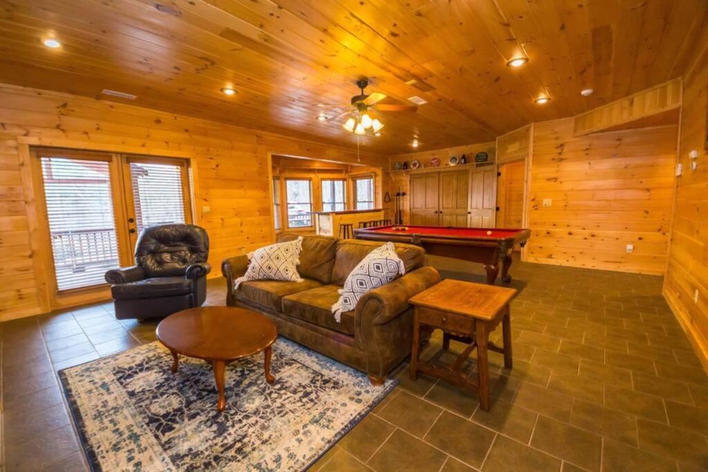 Christmas Lodge-Secluded Near Downtown Блу Ридж Екстериор снимка