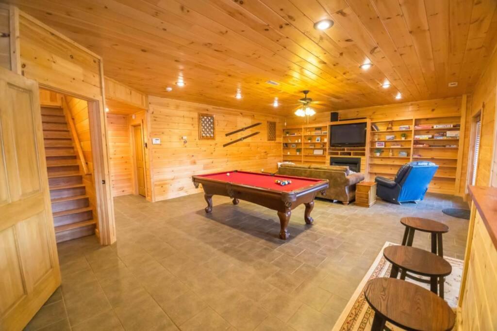 Christmas Lodge-Secluded Near Downtown Блу Ридж Екстериор снимка