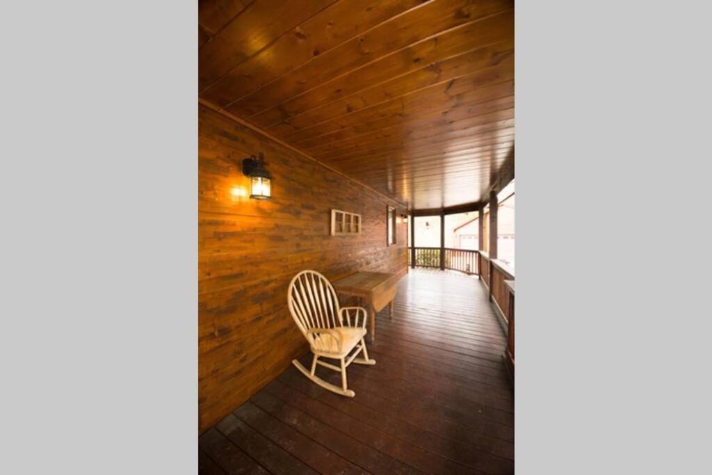 Christmas Lodge-Secluded Near Downtown Блу Ридж Екстериор снимка