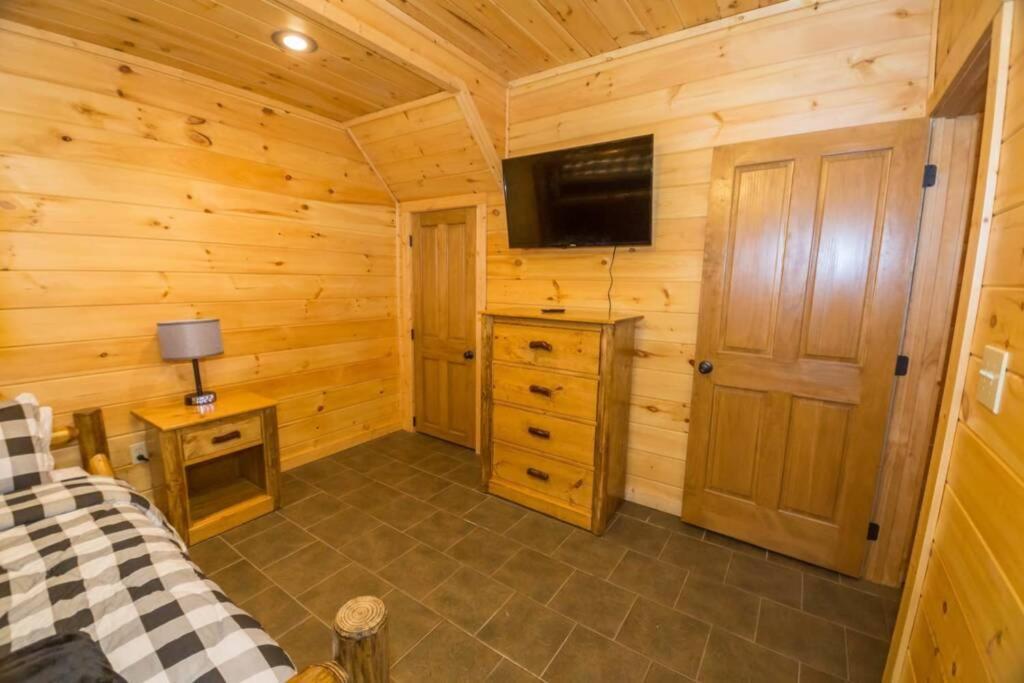 Christmas Lodge-Secluded Near Downtown Блу Ридж Екстериор снимка
